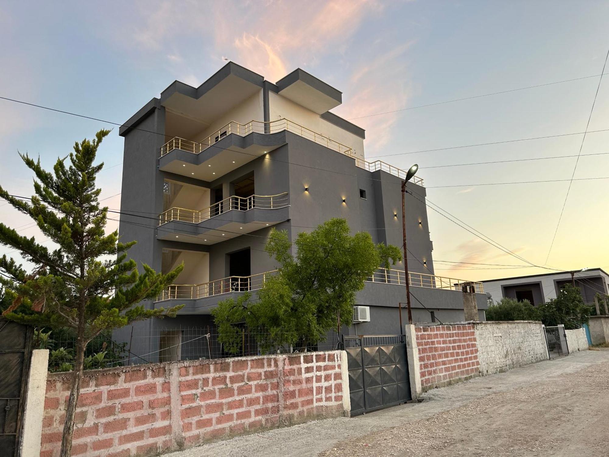 Mico'S Apartments Vlorë Eksteriør billede